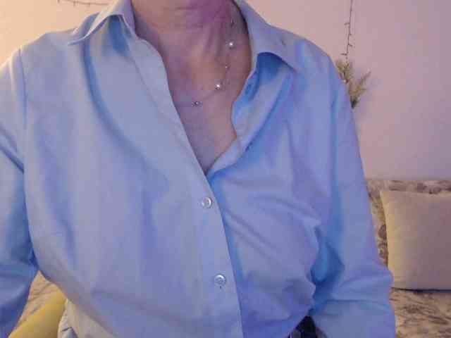 goodSnowQueen webcam