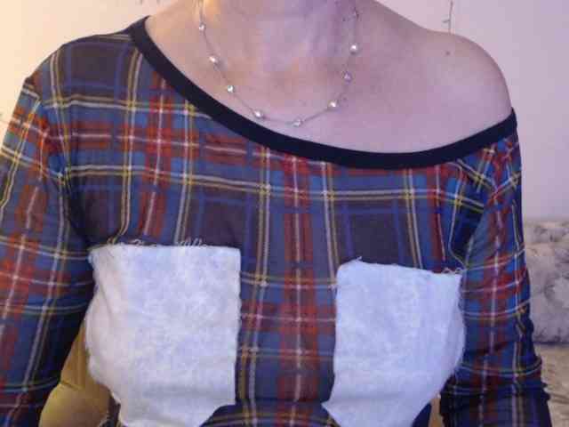 goodSnowQueen webcam