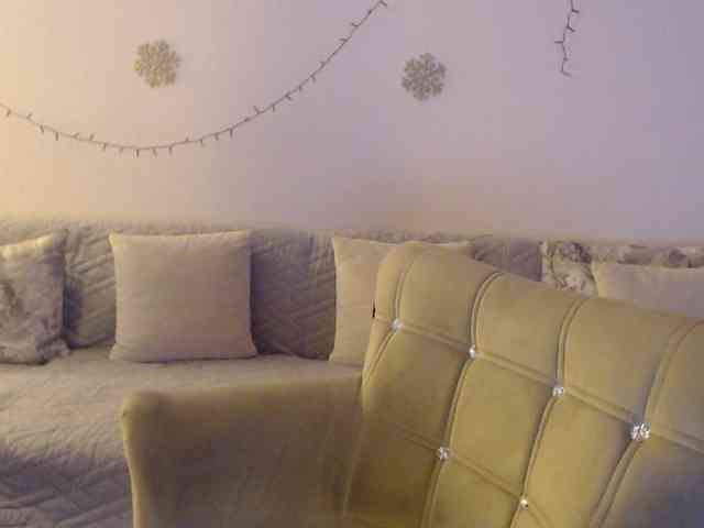 goodSnowQueen webcam