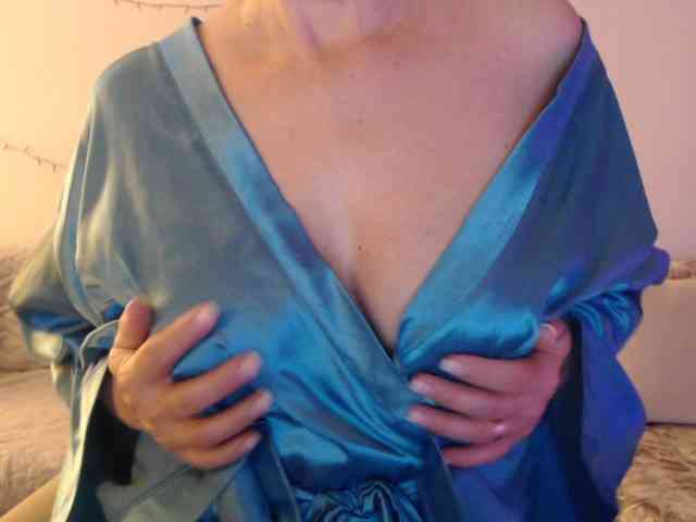 goodSnowQueen webcam