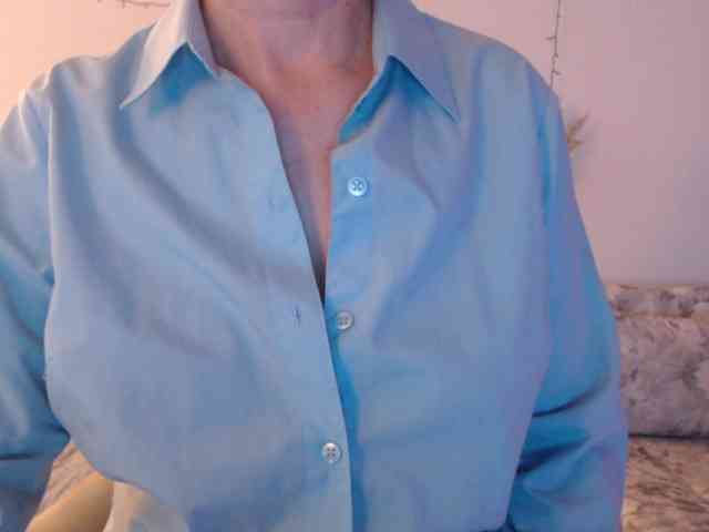 goodSnowQueen webcam