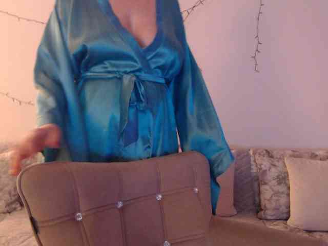 goodSnowQueen webcam