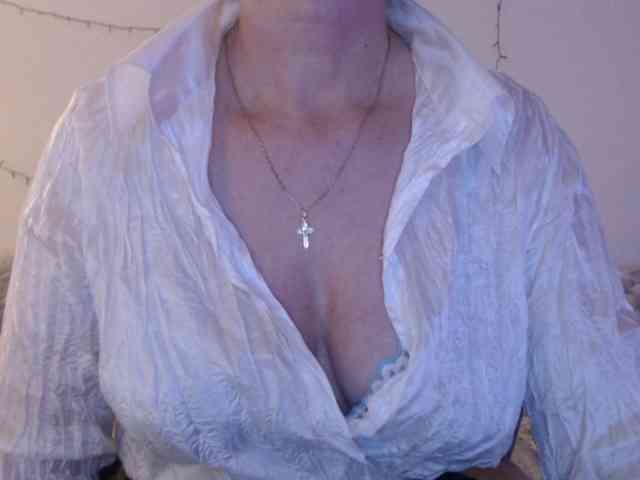 goodSnowQueen webcam