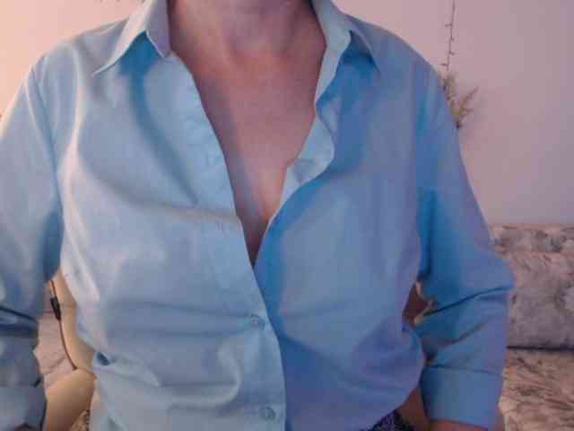 goodSnowQueen webcam