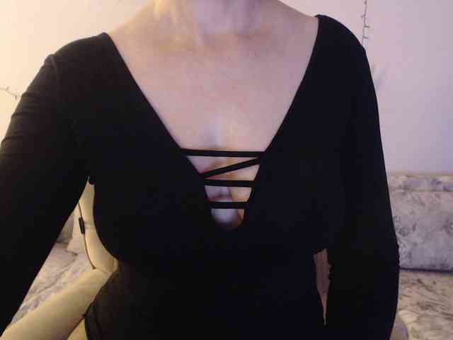 goodSnowQueen webcam