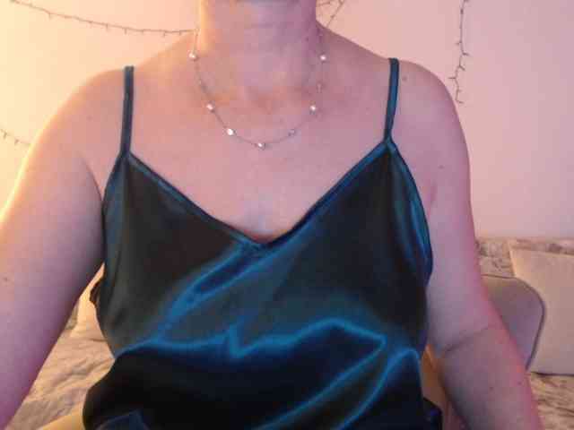 goodSnowQueen webcam