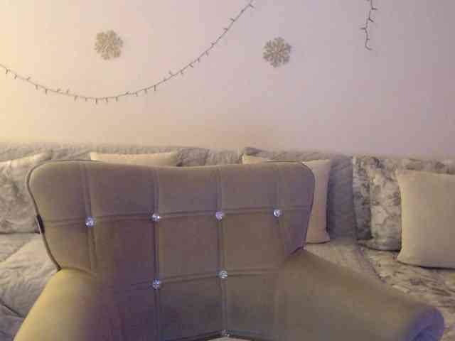 goodSnowQueen webcam