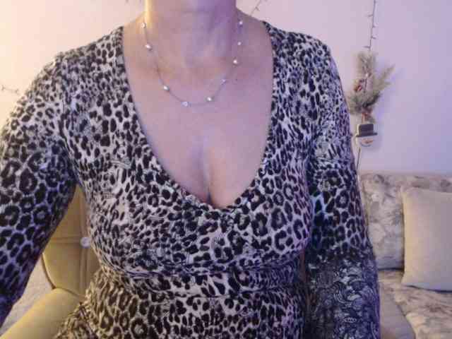 goodSnowQueen webcam