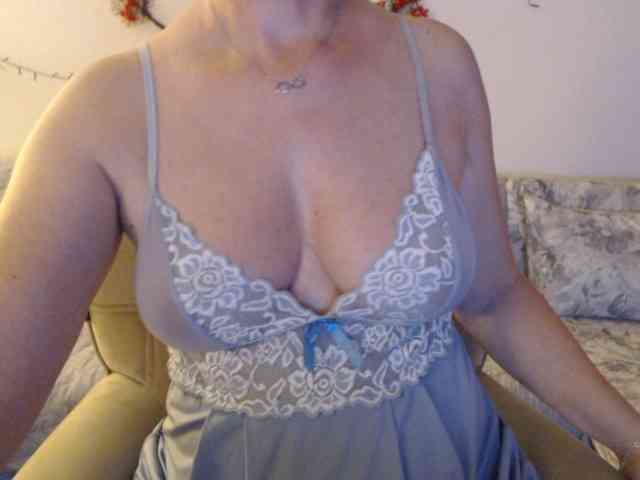 goodSnowQueen webcam