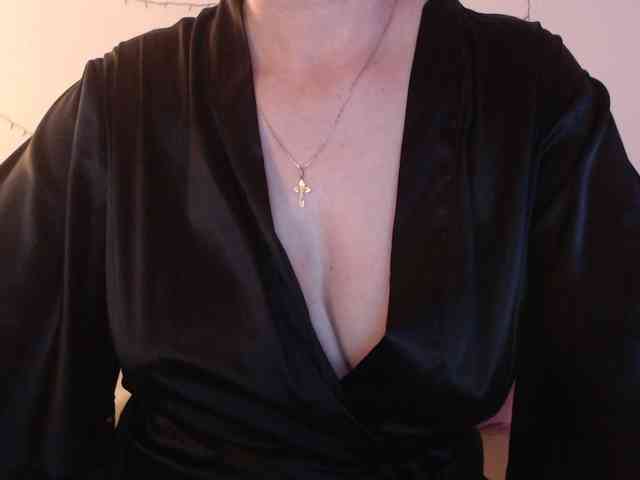 goodSnowQueen webcam