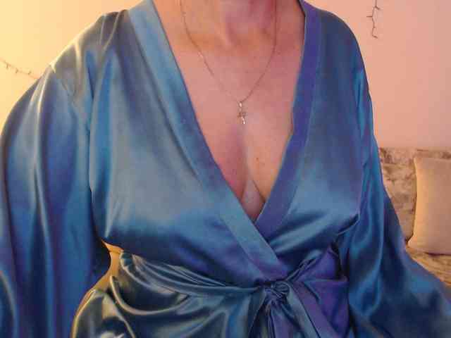 goodSnowQueen webcam