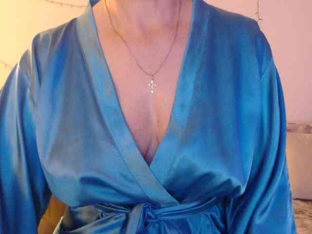 goodSnowQueen webcam