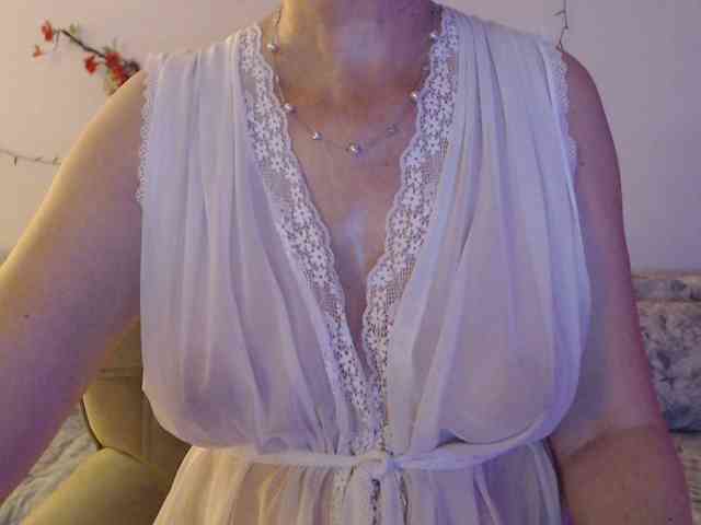 goodSnowQueen webcam