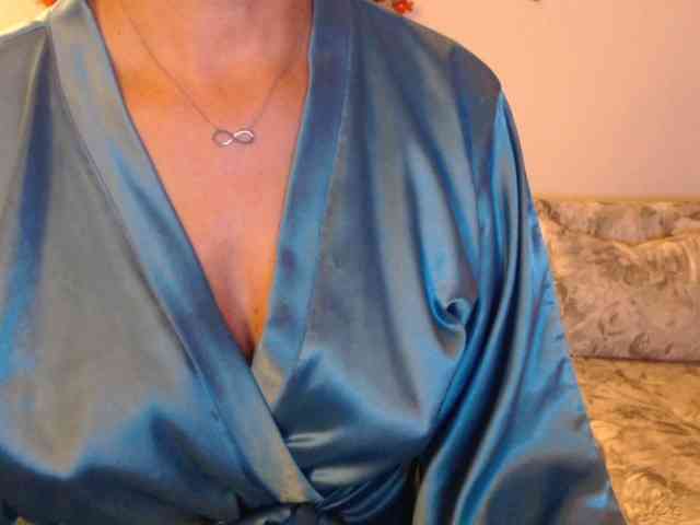 goodSnowQueen webcam