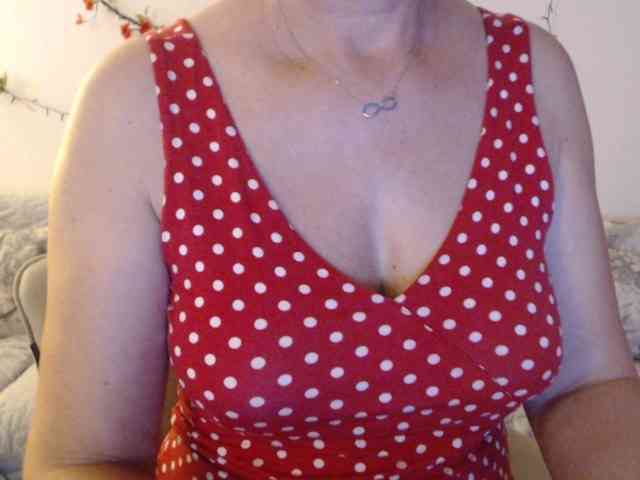 goodSnowQueen webcam