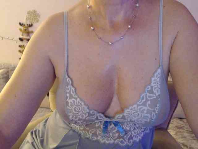 goodSnowQueen webcam