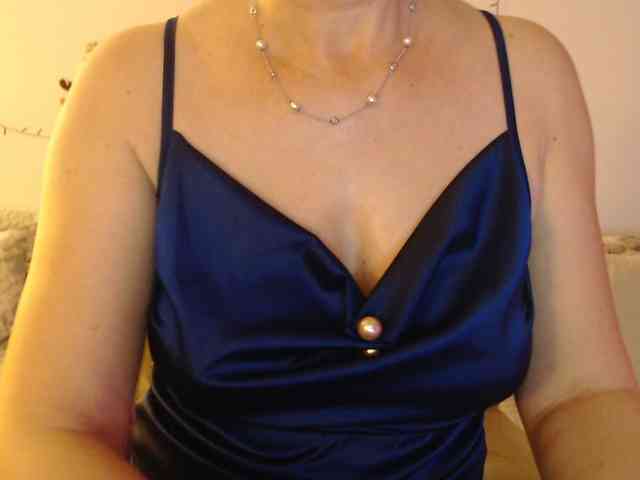 goodSnowQueen goodSnowQueen