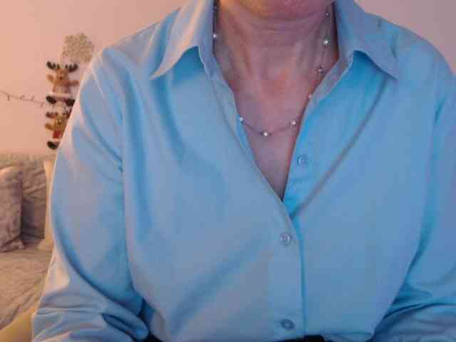 goodSnowQueen goodSnowQueen