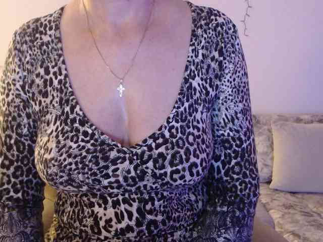 goodSnowQueen goodSnowQueen