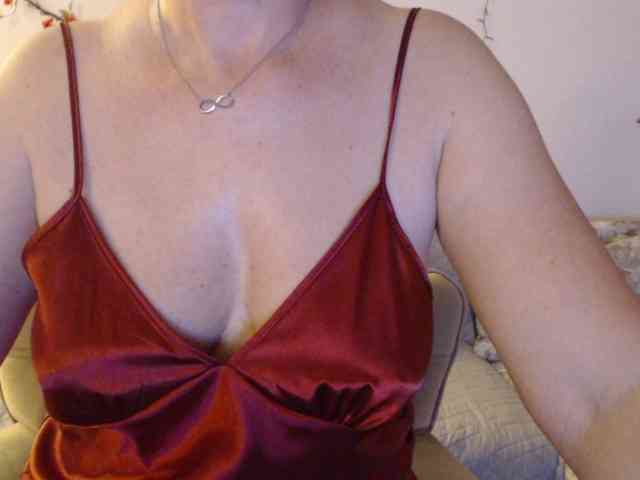 goodSnowQueen webcam