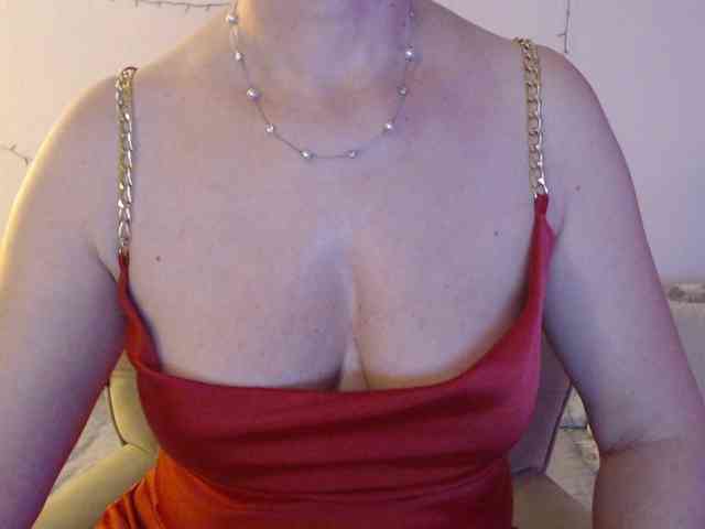 goodSnowQueen webcam