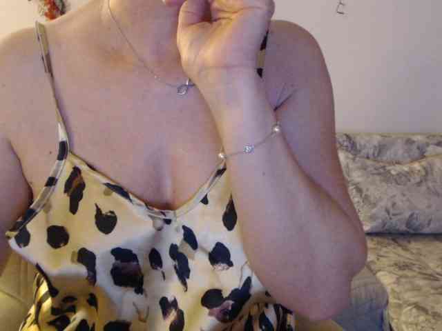goodSnowQueen webcam