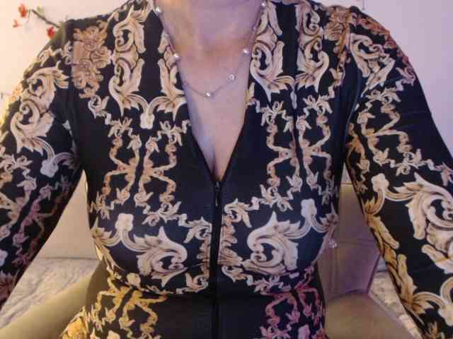 goodSnowQueen webcam