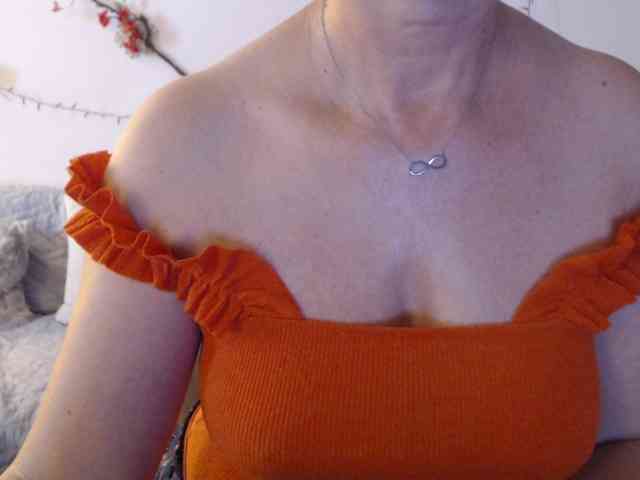 goodSnowQueen webcam