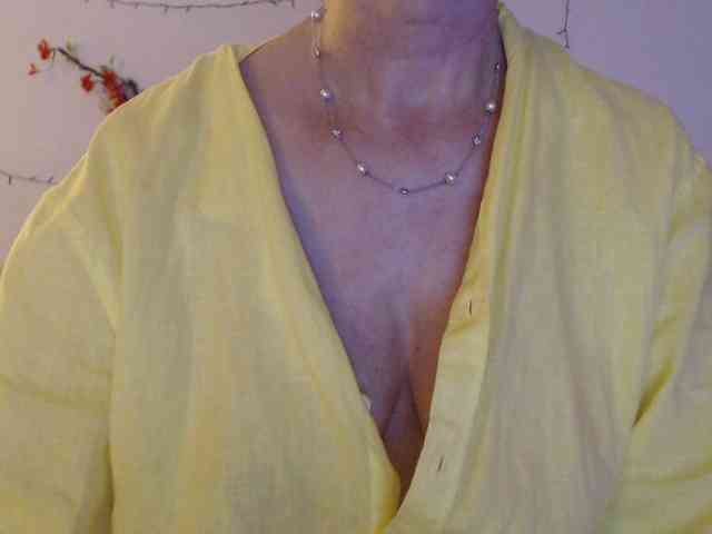 goodSnowQueen webcam