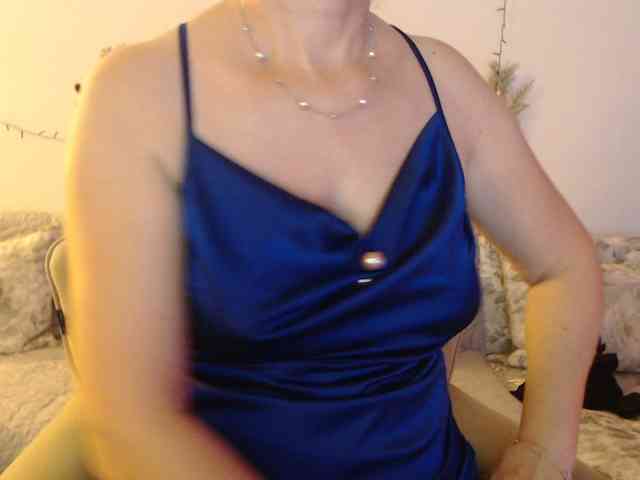 goodSnowQueen webcam