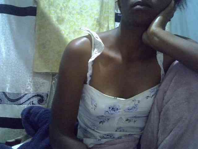 ElianeXhot ElianeXhot