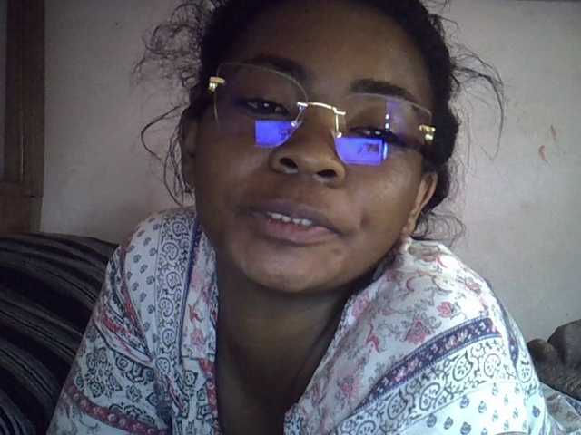 Angelinah75's BongaCams show and profile