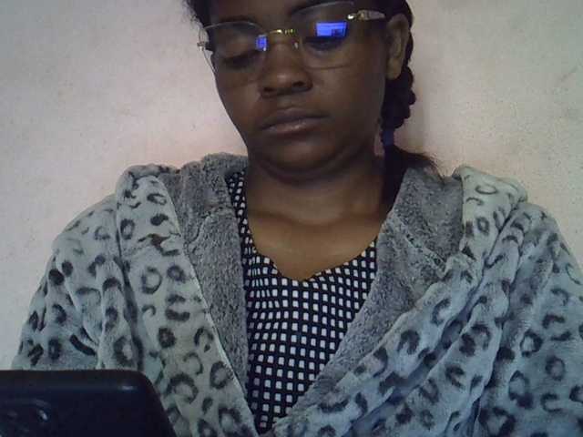 Angelinah75's BongaCams show and profile