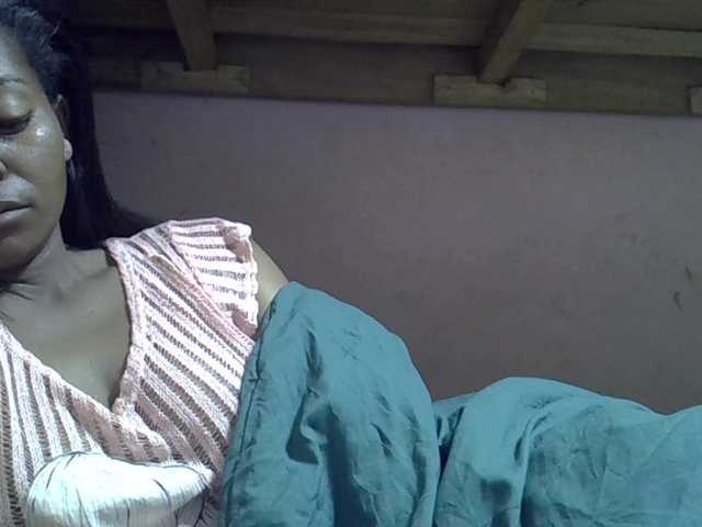 Angelinah75's BongaCams show and profile