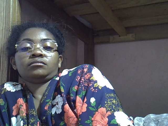 Angelinah75's BongaCams show and profile