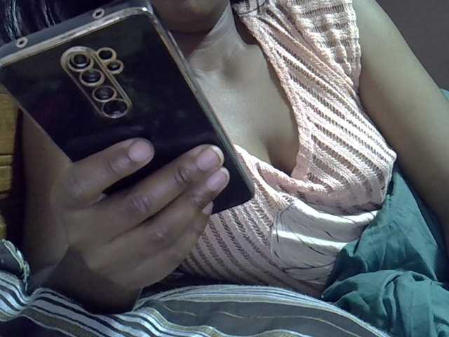 Angelinah75's BongaCams show and profile