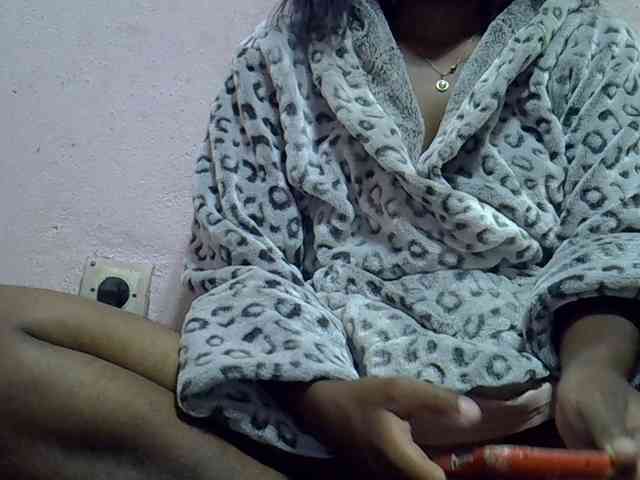 Angelinah75 webcam