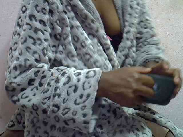 Angelinah75 webcam