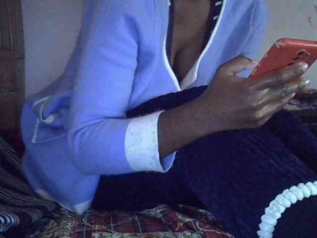 Angelinah75 webcam