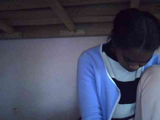 Angelinah75 webcam