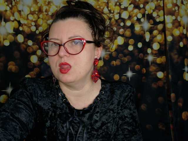 go to chat with Golden_Lady