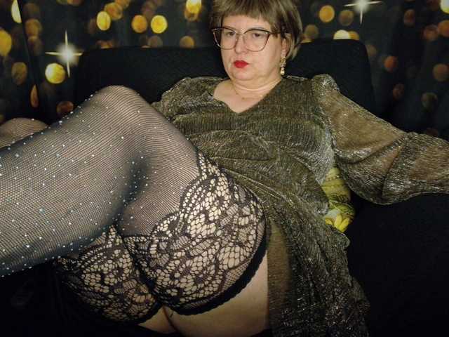 Checkout Yanikkka, she wants to peak for your indulgence Yanikkka from BongaCams
