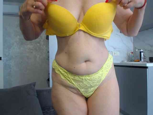 TinaaHott Live Webcam on BongaCams