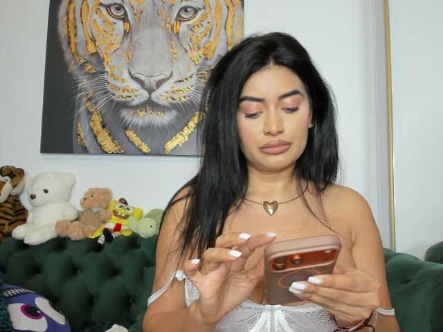 SweetPrya's BongaCams show and profile