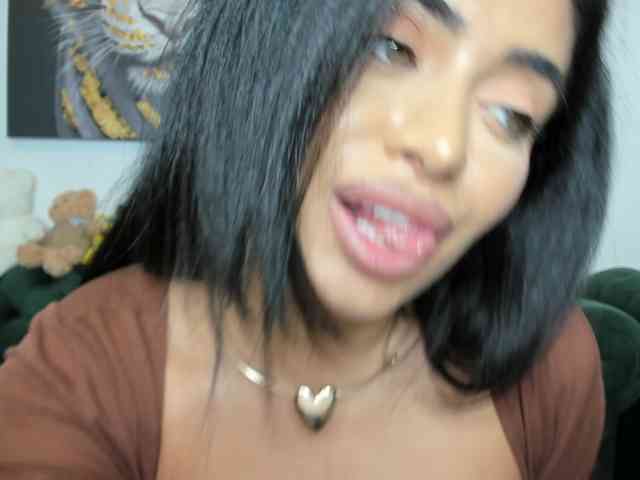 SweetPrya Live Webcam on BongaCams