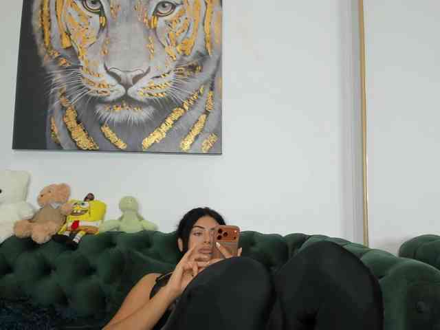 SweetPrya Live Webcam on BongaCams