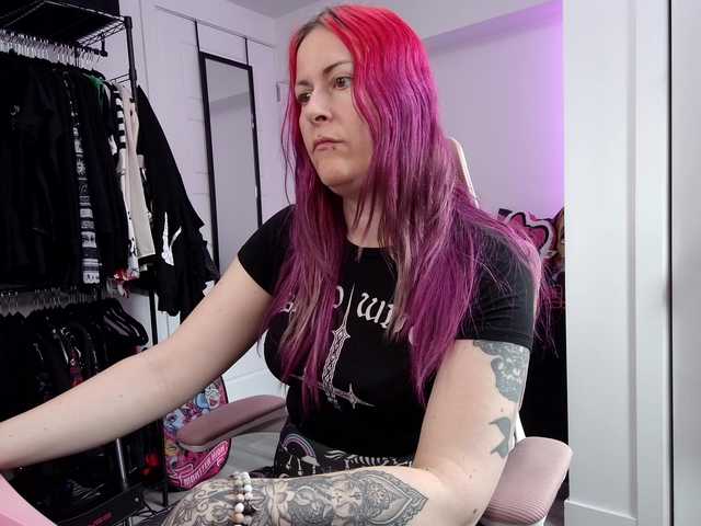 gennyrock's BongaCams show and profile