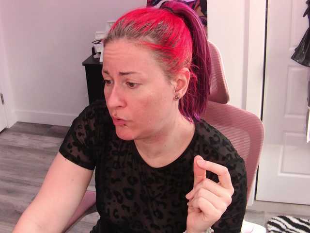 gennyrock's BongaCams show and profile