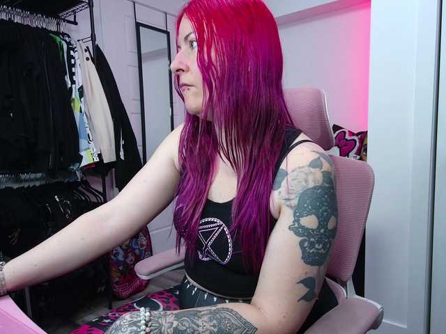 gennyrock's BongaCams show and profile