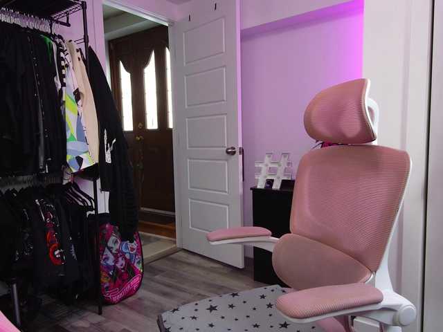 gennyrock's BongaCams show and profile